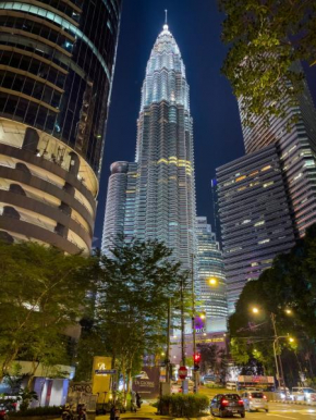 Vortex suites klcc by Surat